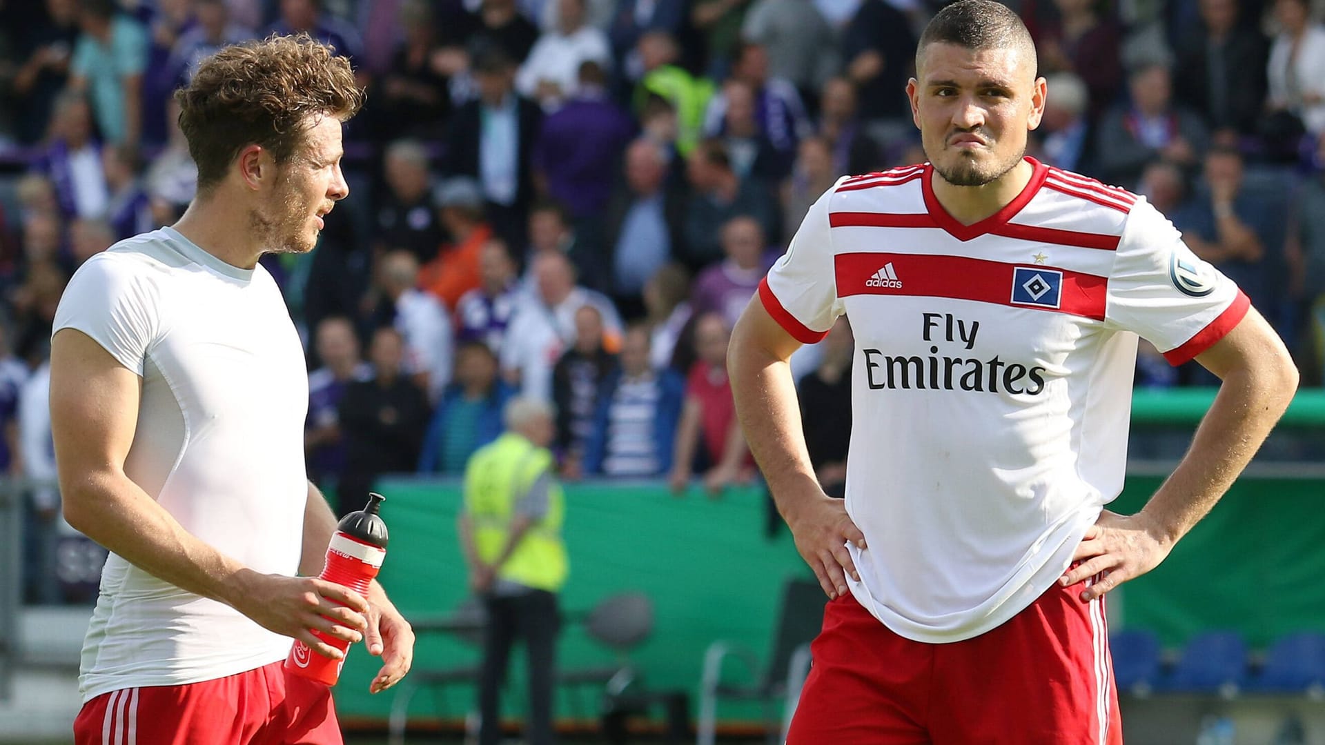 Nicolai Müller (left) and Kyriakos Papadopoulos do not take it (archive picture): In 2017, VfL Osnabrück was one size too big for HSV in the DFB Cup.