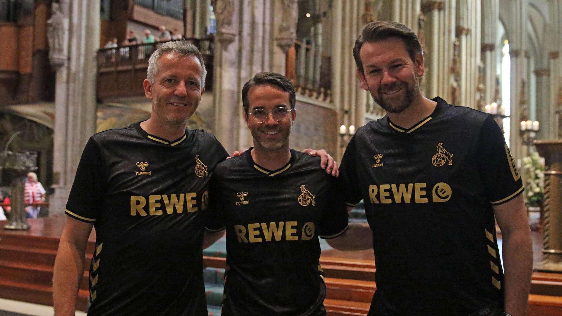 FC managing director Philipp Türoff and Philipp Liesenfeld as well as sports director Thomas Kessler in Cologne Cathedral.