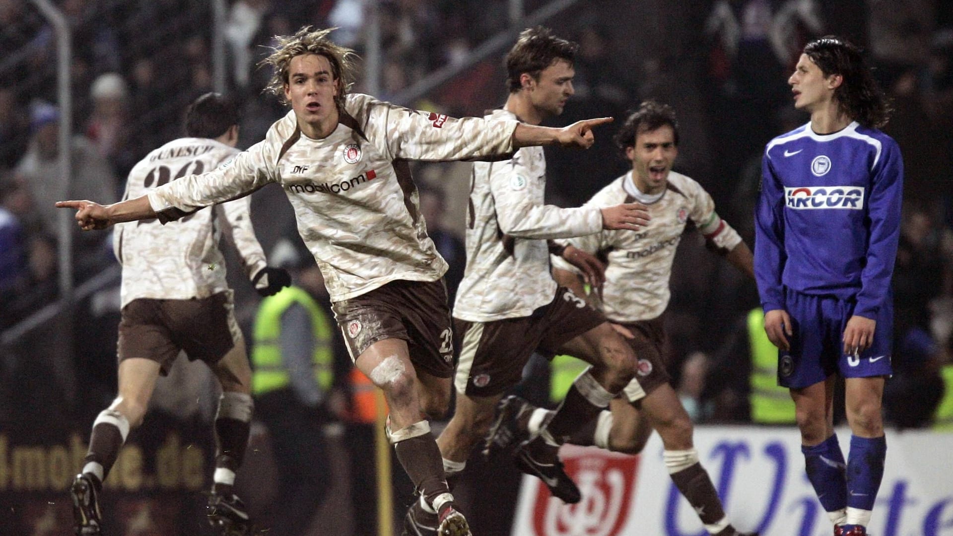 St. Paulis Felix Luz cheered against Hertha BSC (archive picture): The striker had a large part in the legendary in 2005/06 "B"-Series of the association.