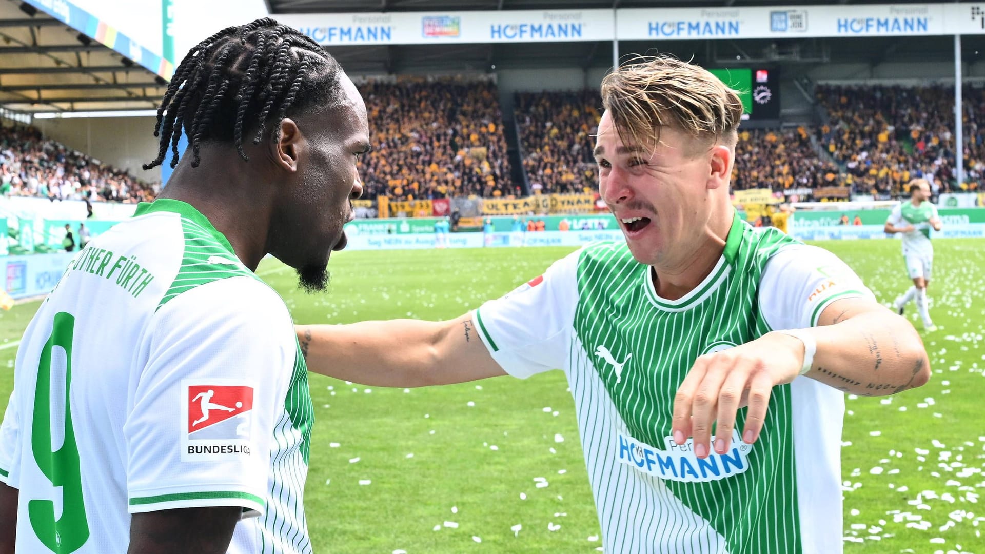 Noel Futkeu (left) cheers with Felix Klaus: The 22-year-old hit twice.