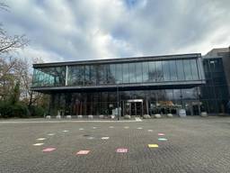https://api.omroepbrabant.nl/img/f/$width$/$height$/0.5/0.5/bWVkaWEvcHJvZC80NjE5MjQzLmpwZz9zdj0yMDE5LTA3LTA3JnN0PTIwMjAtMDEtMDFUMDAlM0 EwMCUzQTAwWiZzZT0yMDQwLTAxLTAxVDAwJTNBMDAlM0EwMFomc3I9YiZzcD1yJnNpZz1wWHZreDIlMkI0UEF4VXU3MlM0ZW1EZk5LTld4ZmFxMTJGMHFacFQwQjI0RWslM0Q=