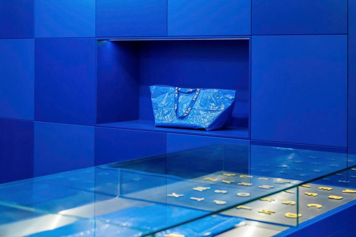 Ikea dedicates pop-up in London to the Frakta bag