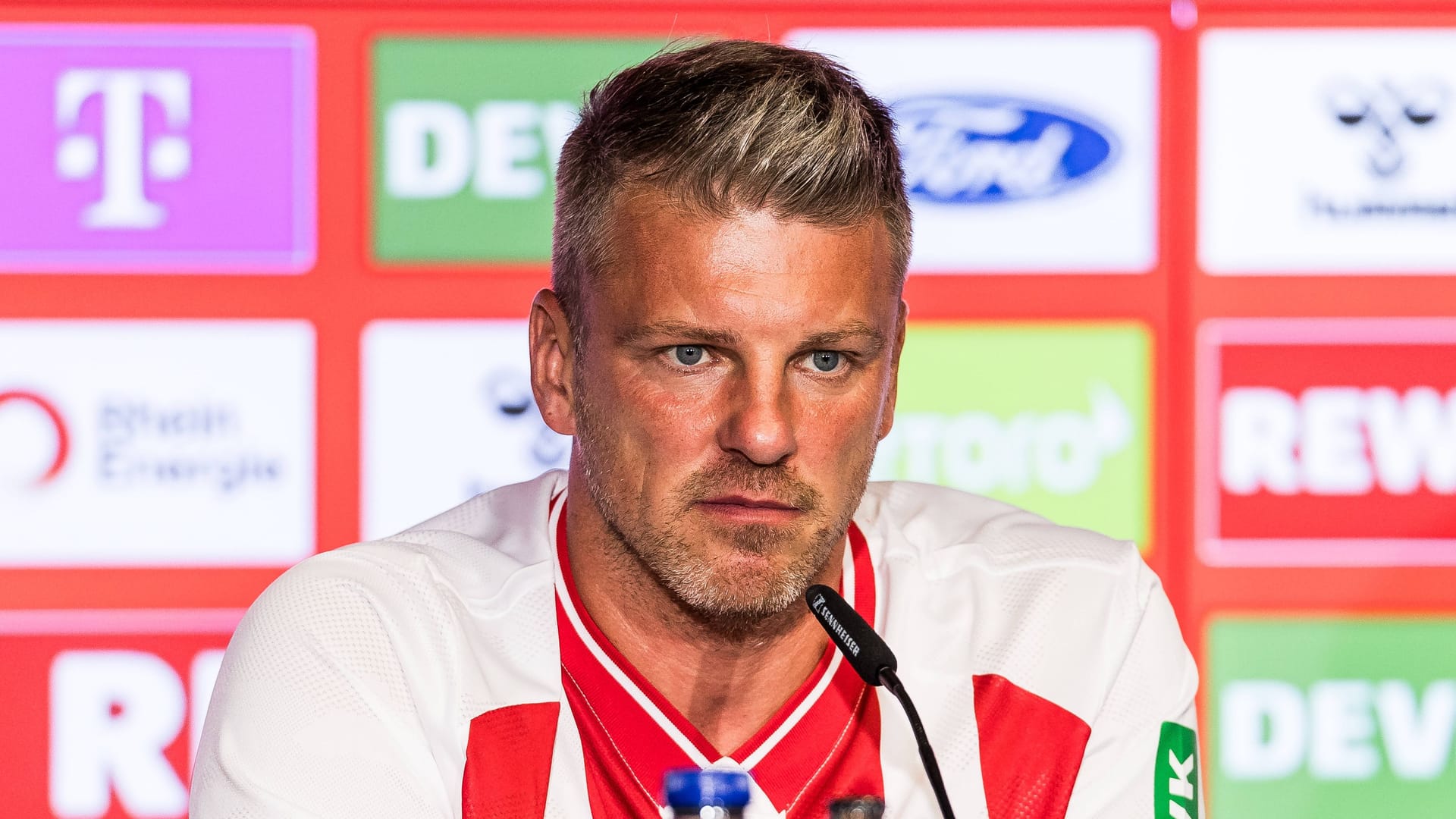 Lukas Kwasniok, coach of 1. FC Köln during a press conference: Kwasniok deleted three players from the squad.