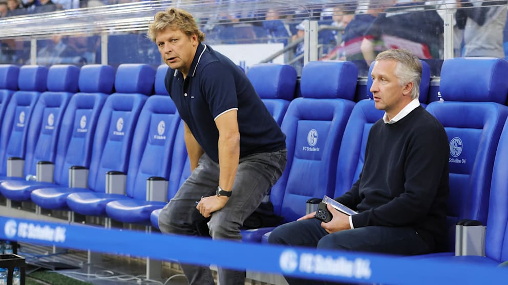 Sportdirektor Youri Mulder und Sportvorstand Frank Baumann wollen Schalke wieder auf Kurs bringen