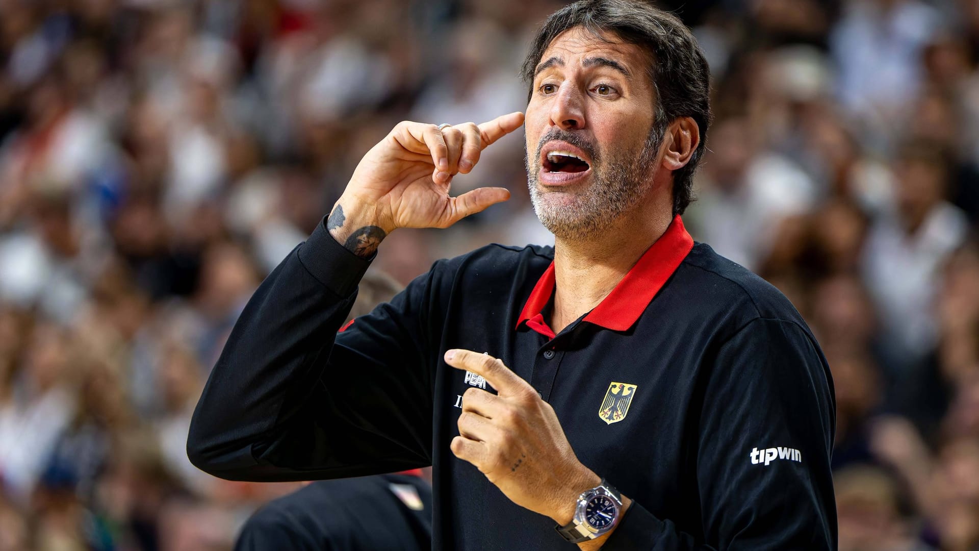 Alex Mumbru: The national coach has to follow the German European Championship start from the hospital.