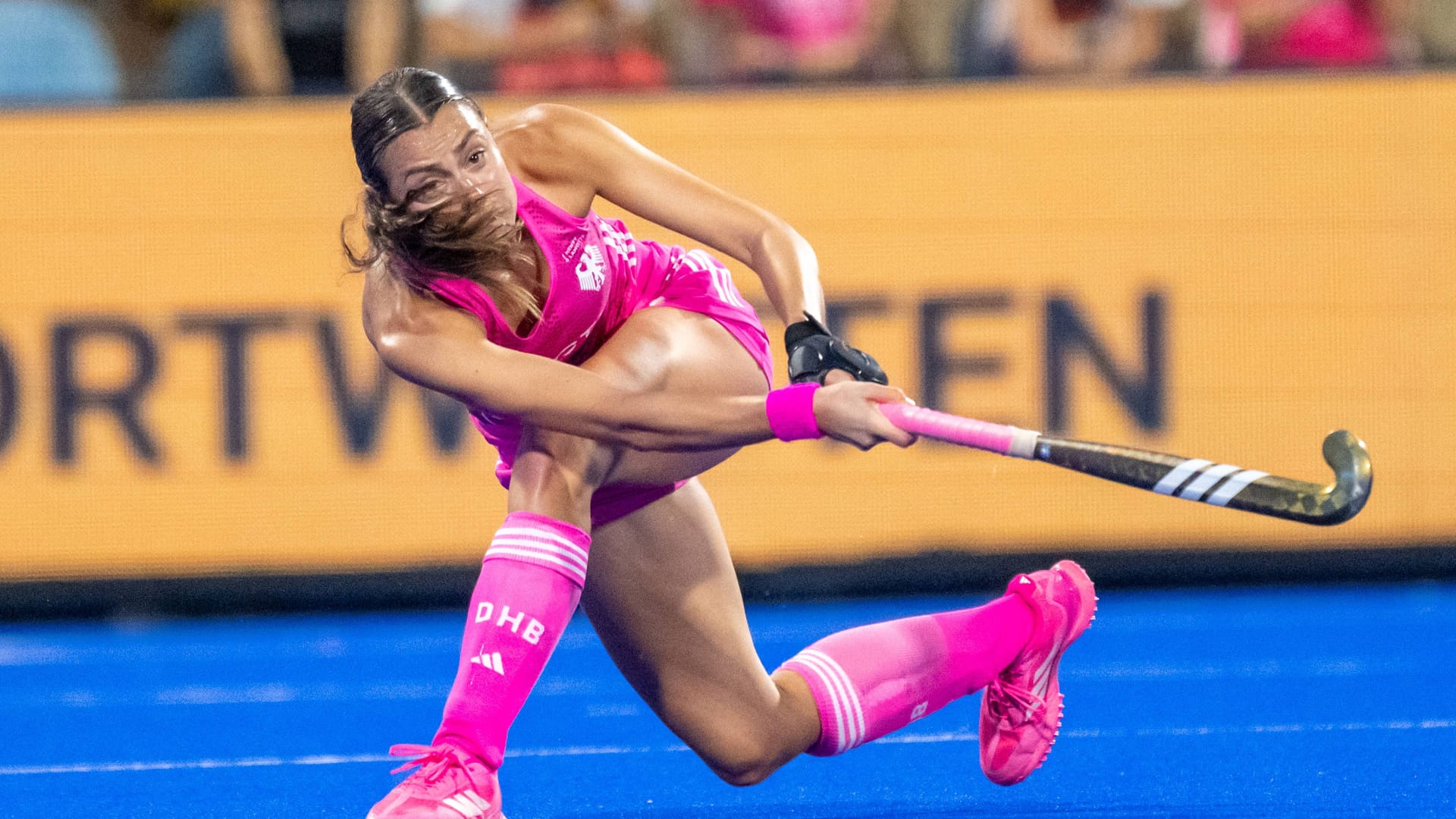 Selin Oruz: She continues to play for the Düsseldorf HC in the Bundesliga.