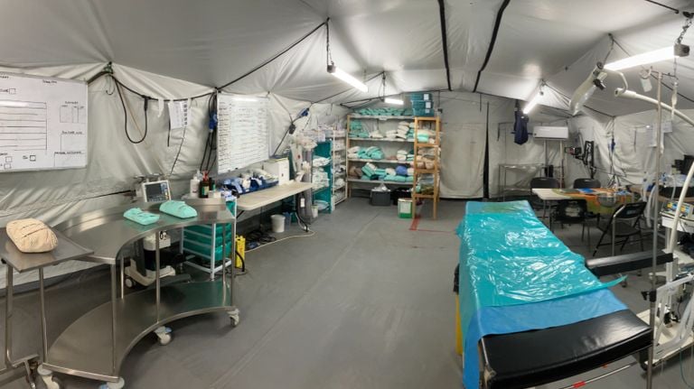The OR in Gaza where Ron works is in a temporary tent (private photo). 
