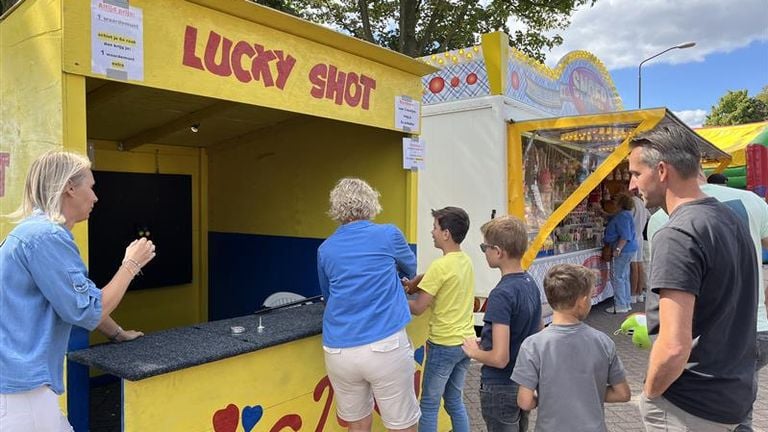 The self -crafted attractions are appreciated (photo: Floortje Steigenga).