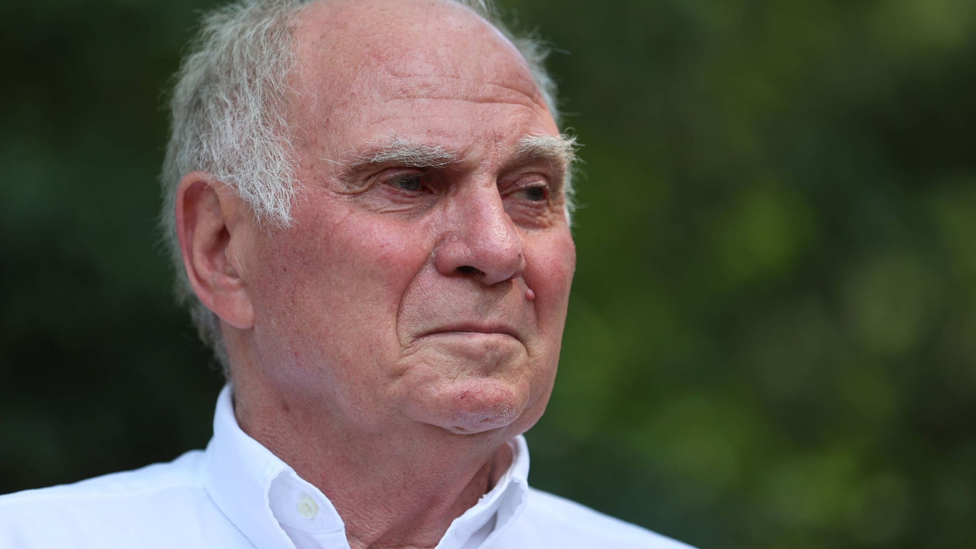 Uli Hoeneß: He is a member of the supervisory board at FC Bayern.