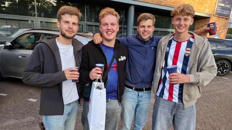 Willem II supporters Timo Swaans, Colin Lane, Jarne Swaans and Maarten van den Berg (photo: Leon Voskamp).