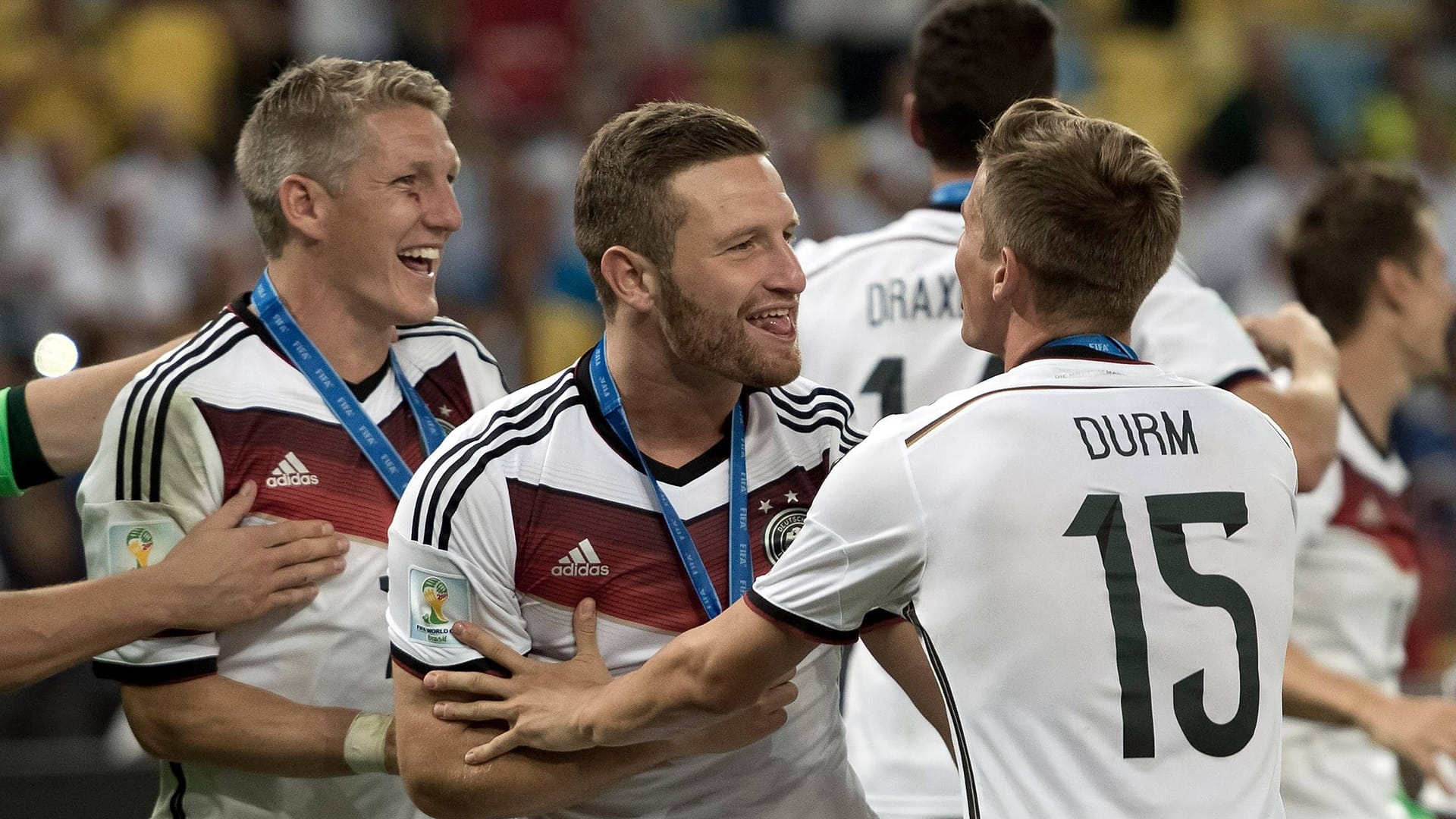 Shkodran Mustafi (center) with Bastian Schweinsteiger and Erik Durm: Together they won the World Cup title in 2014.