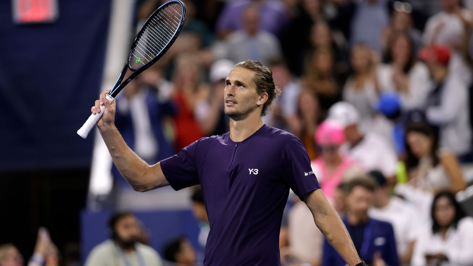 Alexander Zverev thanks the US Open after the victory in the preliminary round game.
