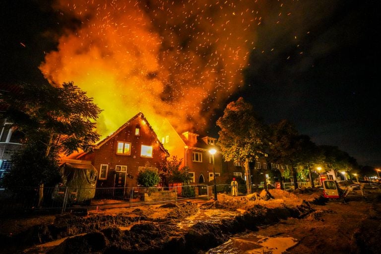 The huge sea of ​​flames (photo: Heitink news agency).