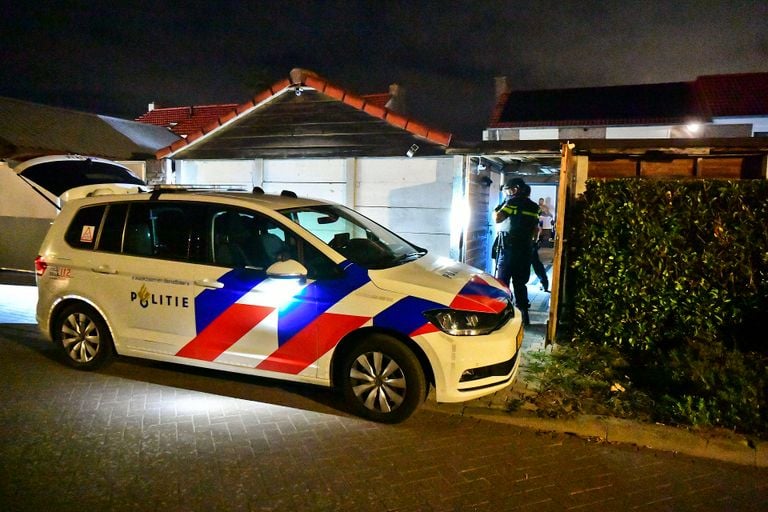 The police make a raid (photo: Heitink/ Rico Vogels news agency.)