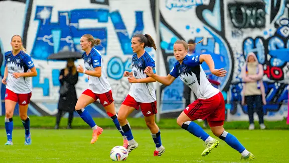 The HSV women in attack