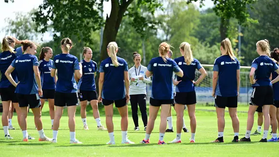 Training start at the HSV Bundesliga soccer players