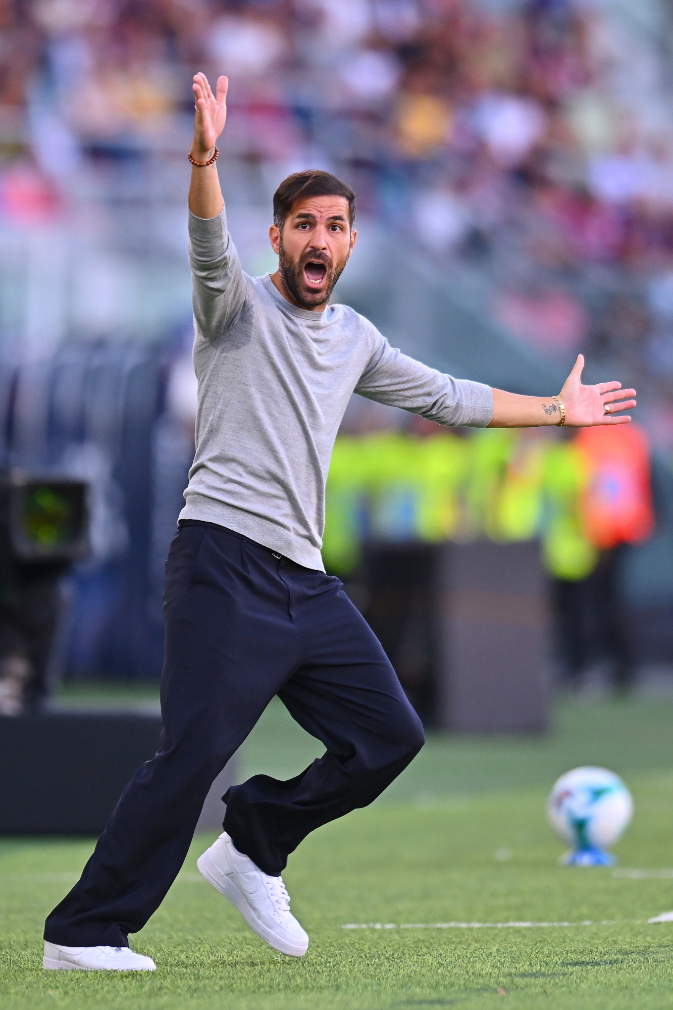 Bologna, Italy - August 30: Cesc Fabregas, Head Coach of Como 1907, Reacts During the Serie A Match Bethaeen Bologna FC 1909 and Como 1907 at Renato Dall'Ara Stadium on August 30, 2025 in Bologna, Italy. (Photo by Alessandro Sabattini/Getty Images)