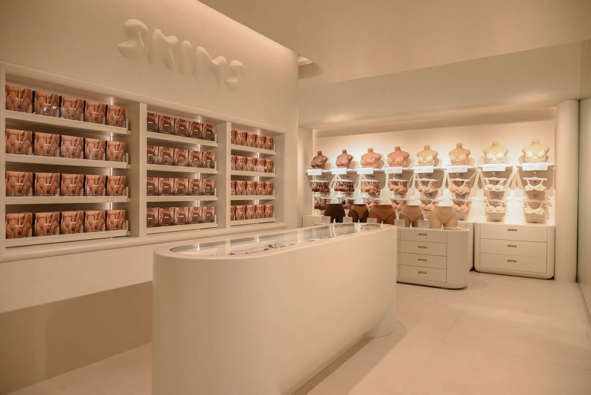 Skims Store in the Artz pedal shelf shopping center, Mexico City