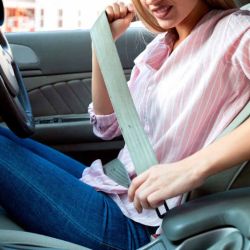 According to the World Health Organization, driving distractions can be of four types. | Photo: Cecaitra