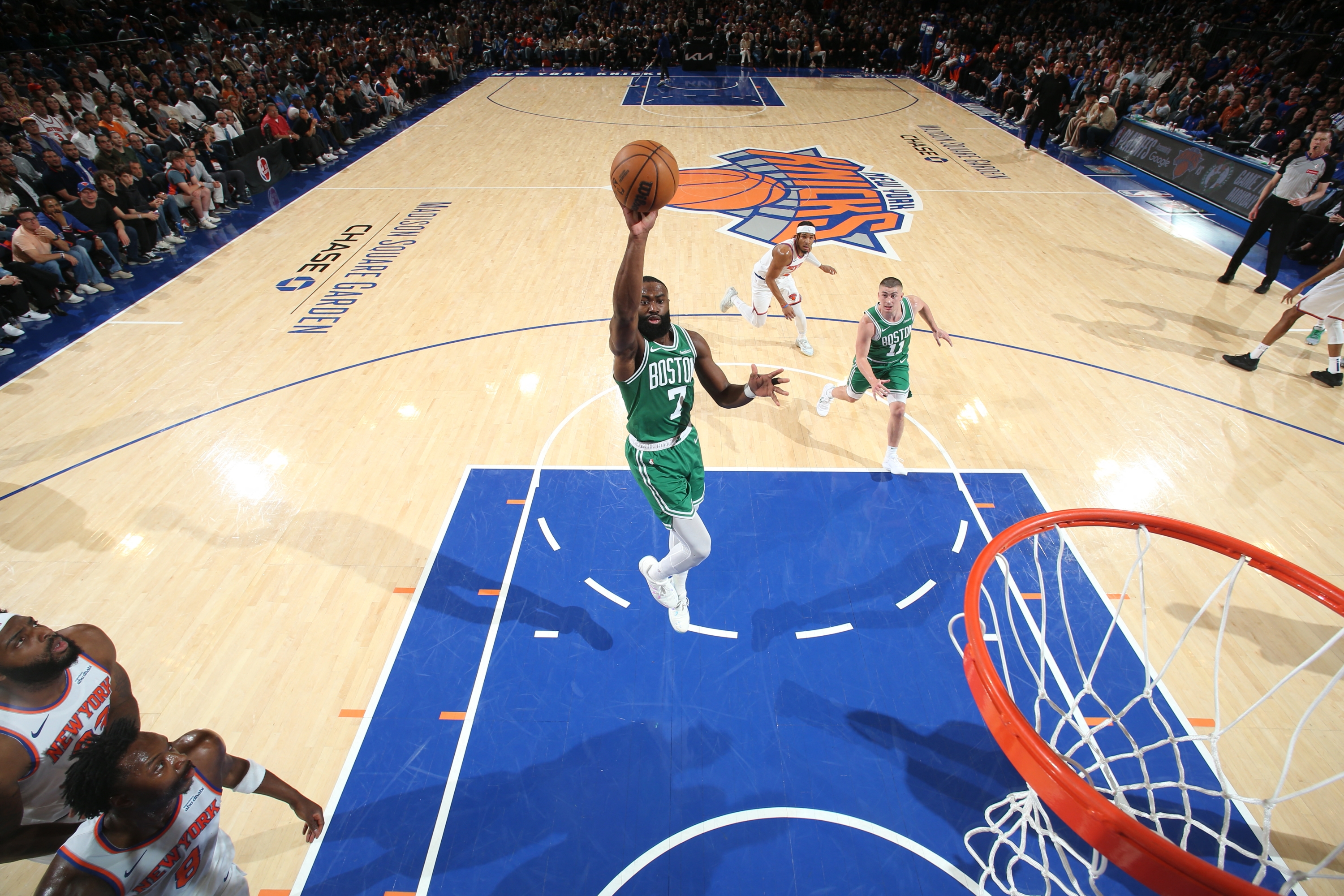 New York, NY - May 16: Jaylen Brown #7 of the Boston Celtics Drives to the Basket During the game Against The New York Knicks During Round 2 Game 6 of the 2025 NBA Playoffs on May 16, 2025 At Madison Square Garden in New York City, New York. Notes to User: User Expressly Acknowledges and Agrees That, by Downloading and or Using This Photograph, User is allowed to the Terms and Conditions of the Getty Images License Agreement. Copyright Copyright Notice: Copyright 2025 Nbae Nathaniel S. Butler / Nbae via Getty Images / Afp (Photo by Nathaniel S. Butler / Nbae / Getty Images / Getty Images Via AFP)