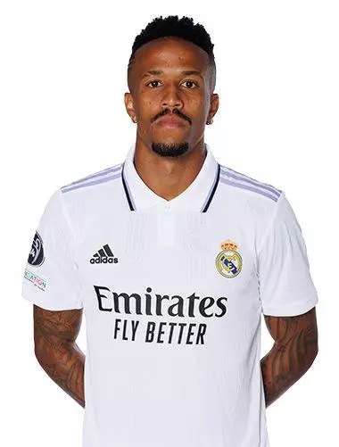 Eder Militao, Defensa