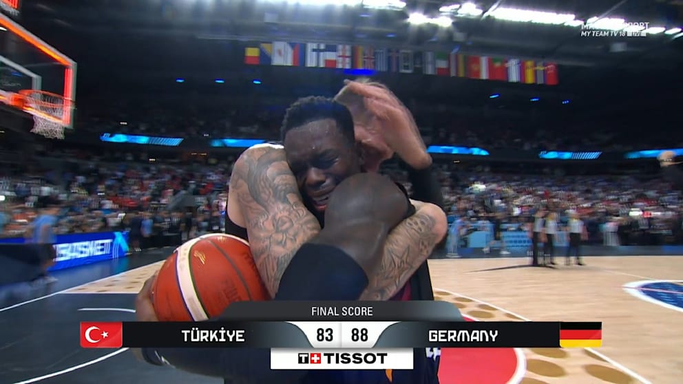 Kapitän Dennis Schröder (31) kann nach dem Finale seine Tränen nicht mehr zurückhalten