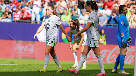 Disappointed Wolfsburg players