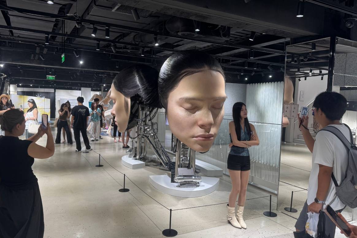 Consumer: Inside, photos in the Shanghai flagship of the trendy, Korean glasses brand Gentle Monster