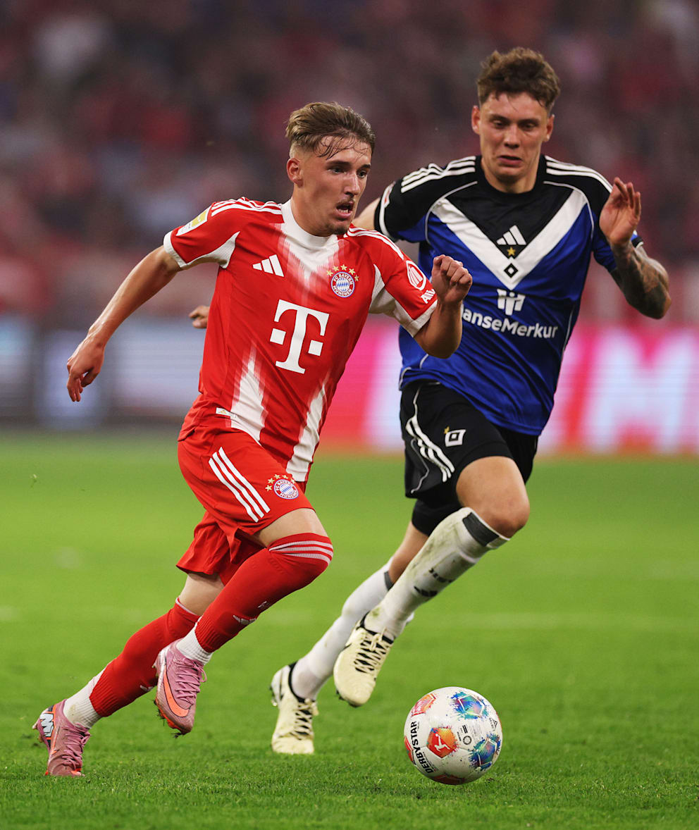 Lennart Karl (17) kam gegen den Hamburger SV in der Bundesliga zum Einsatz