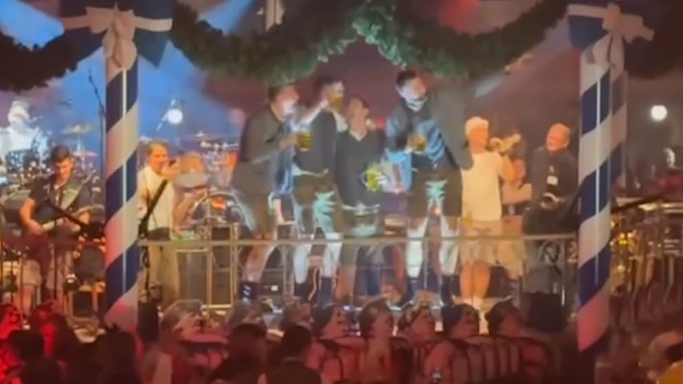 Hütten-Gaudi beim FC Bayern! So feiern die Europameister auf der Wiesn!