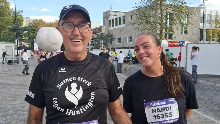 Rik Konings and his daughter Nandi participated in the Tilburg ten Miles (photo: Leon Voskamp).