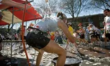 The Rotterdam marathon, in 2007. The cups were used up at this drinking post. Eventually the game was stopped because of the heat. Photo Merlin Daleman