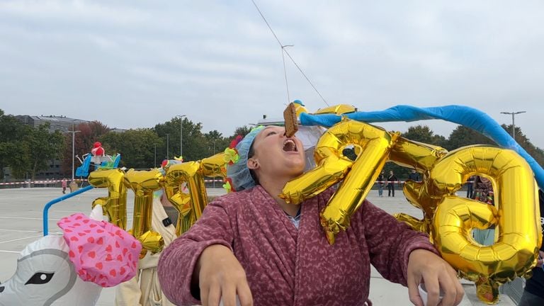 Koekhappen during the bed race of the Amphia (photo: Ronald Sträter).