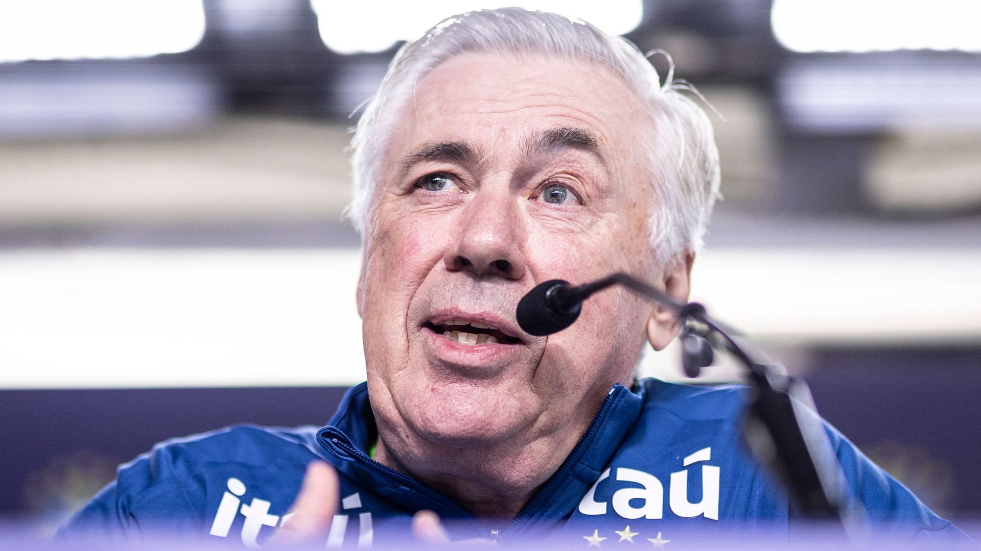 Carlo Ancelotti at a press conference of the Brazilian national team. The Italian has been looking after the "Seleção".