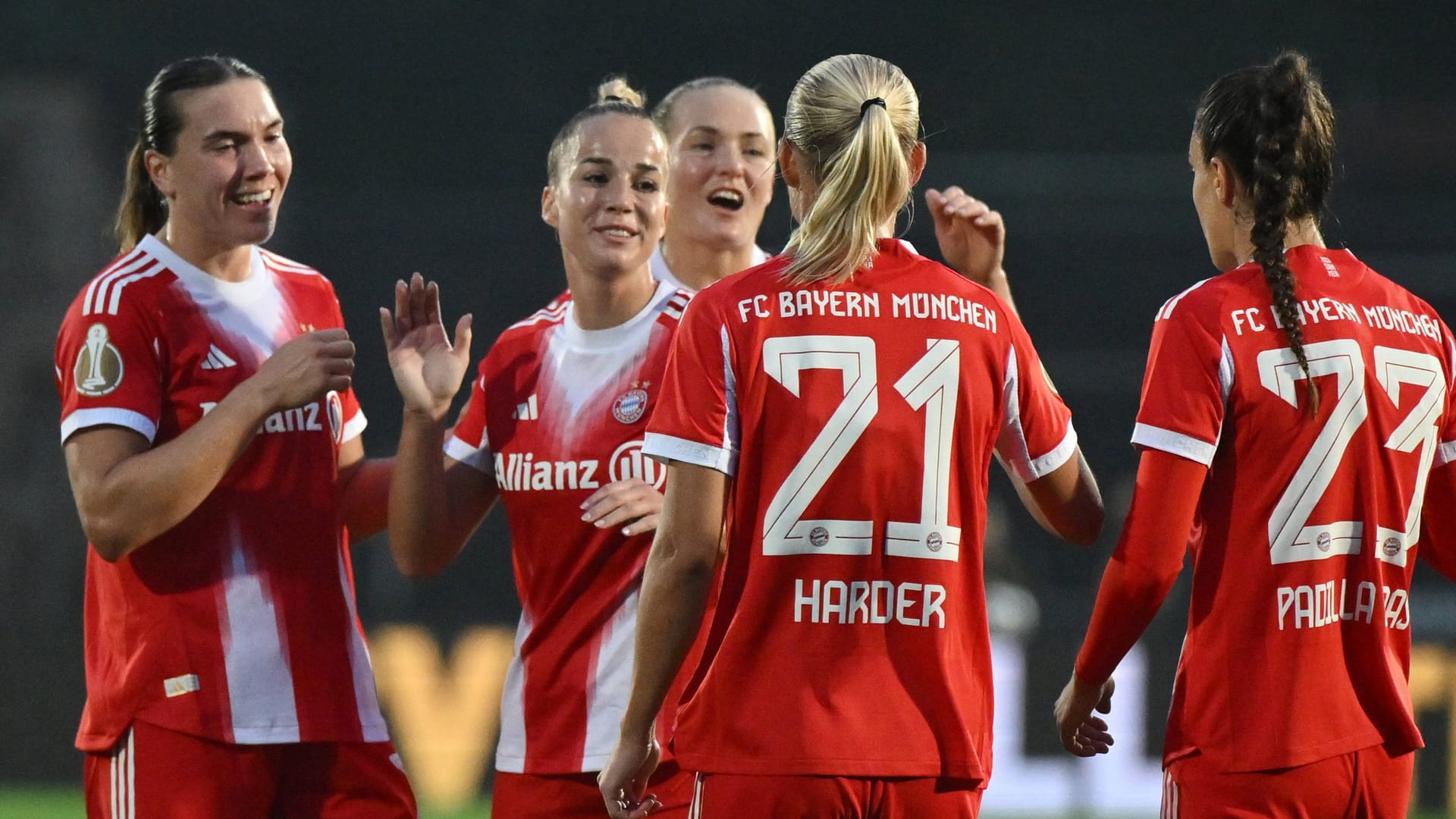 The Bavarians cheer: Pernille Harder's goals decided the duel.