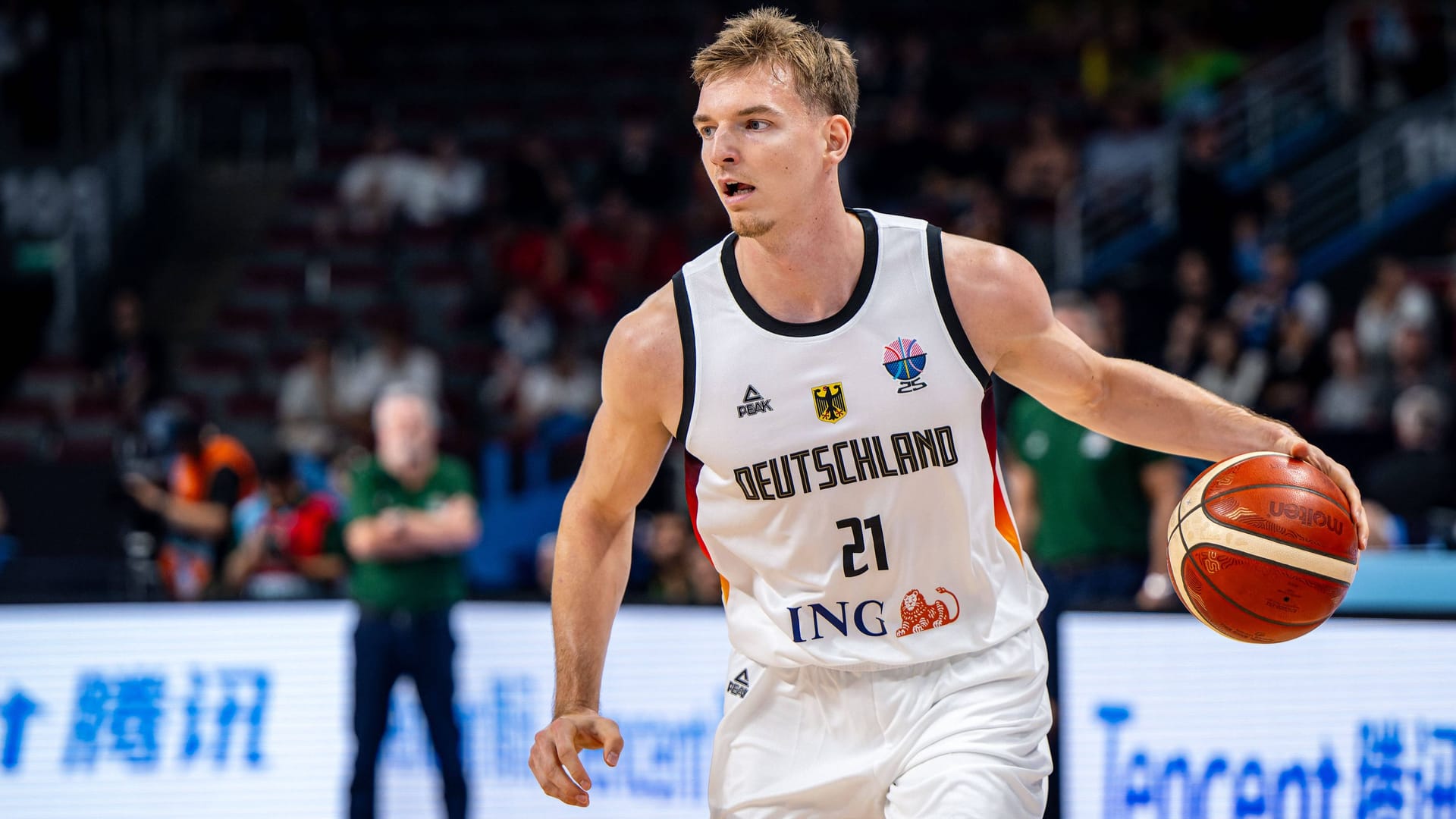 Justus Hollatz at the European Championship on the ball: The Guard has been playing for the German national team since 2021.