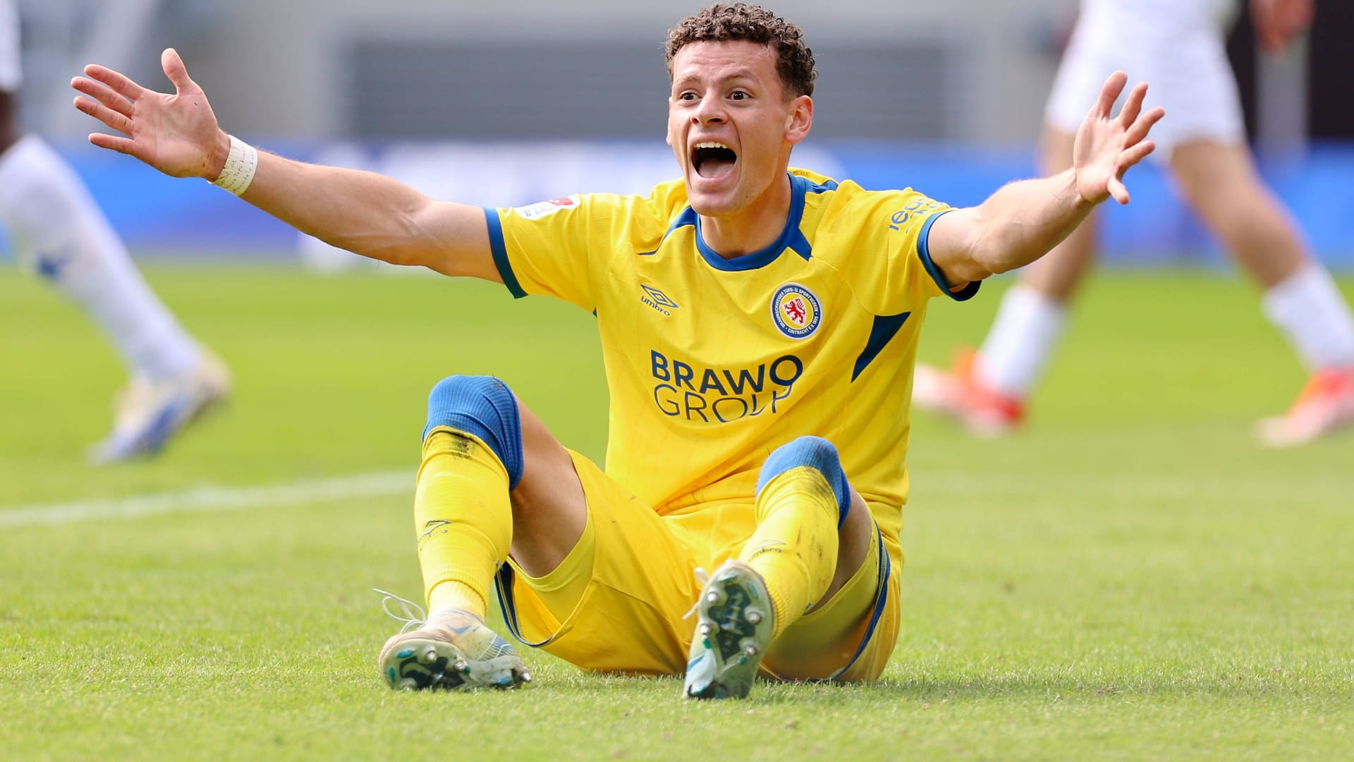 Erencan Yardimci gestures with the arms: Eintracht Braunschweig goes back home without points from Darmstadt.