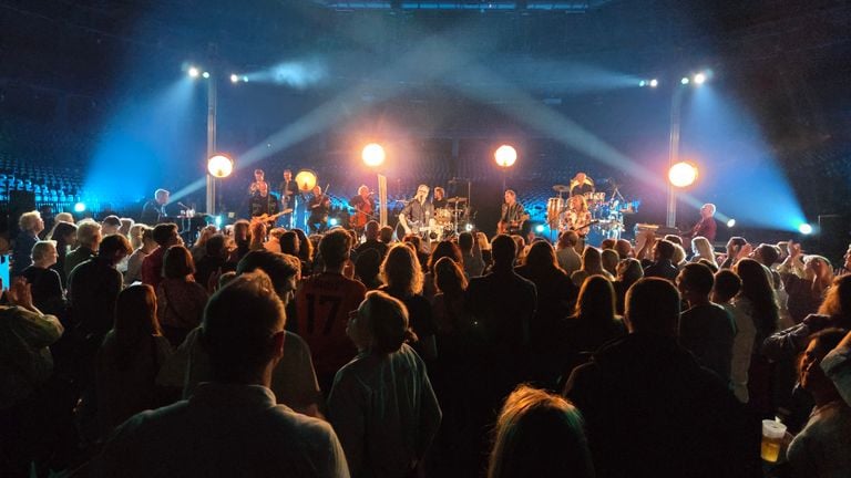 An intimate atmosphere in the Grote Sportpaleis (photo: Noël van Hooft).