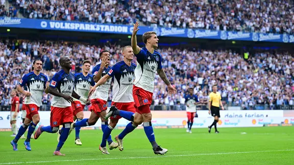 Hamburg's Luka Vuskovic cheered his goal