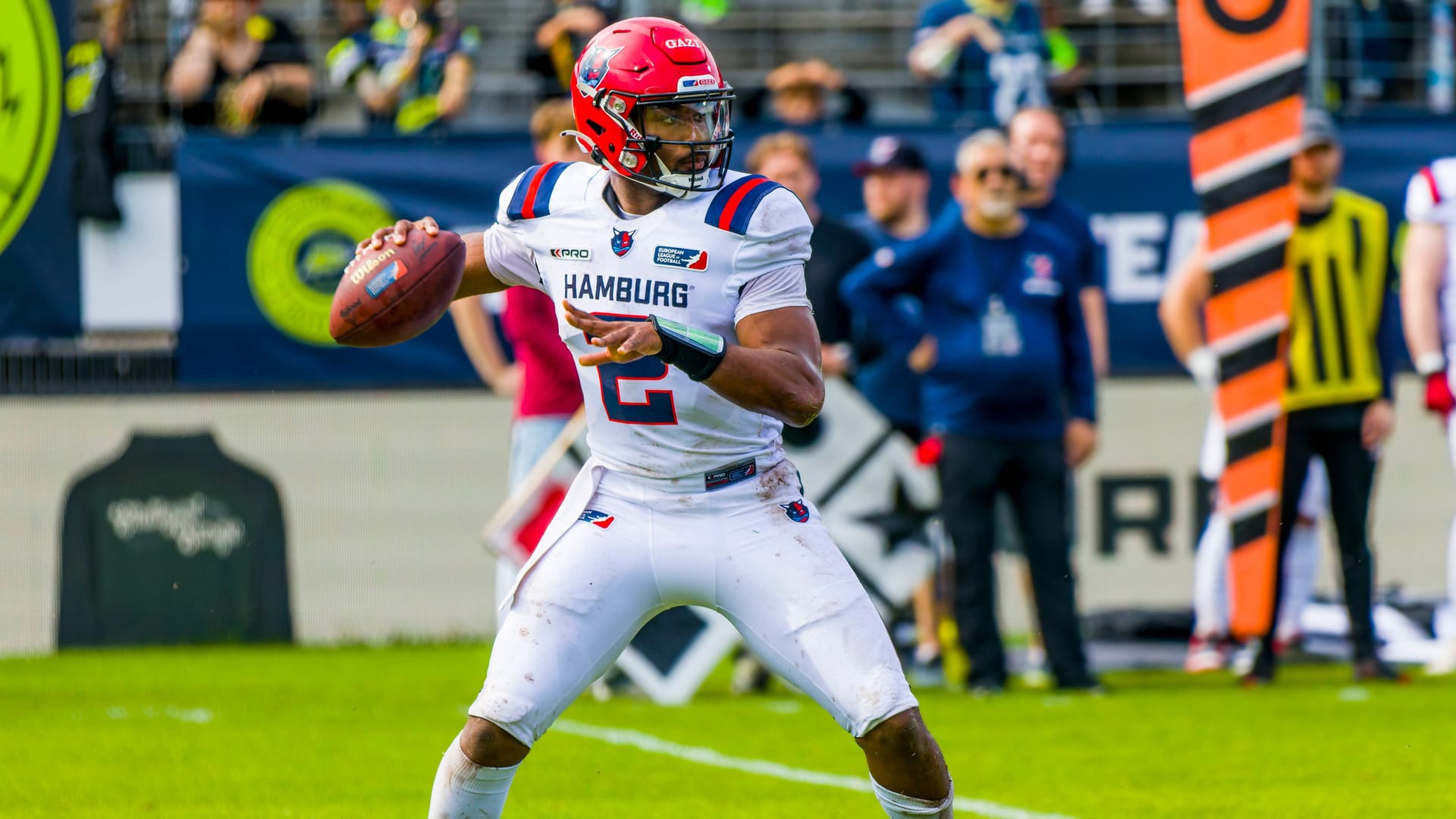 Sea Devils Quarterback Jaylen Tregle (archive picture): Whether the Hamburg football team has a future is more than uncertain.