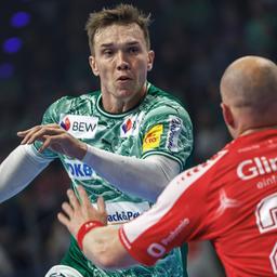 Lasse Andersson (Fuechse Berlin, left) against Arnar Freyr Arnarsson | Imago/Andreas Gora