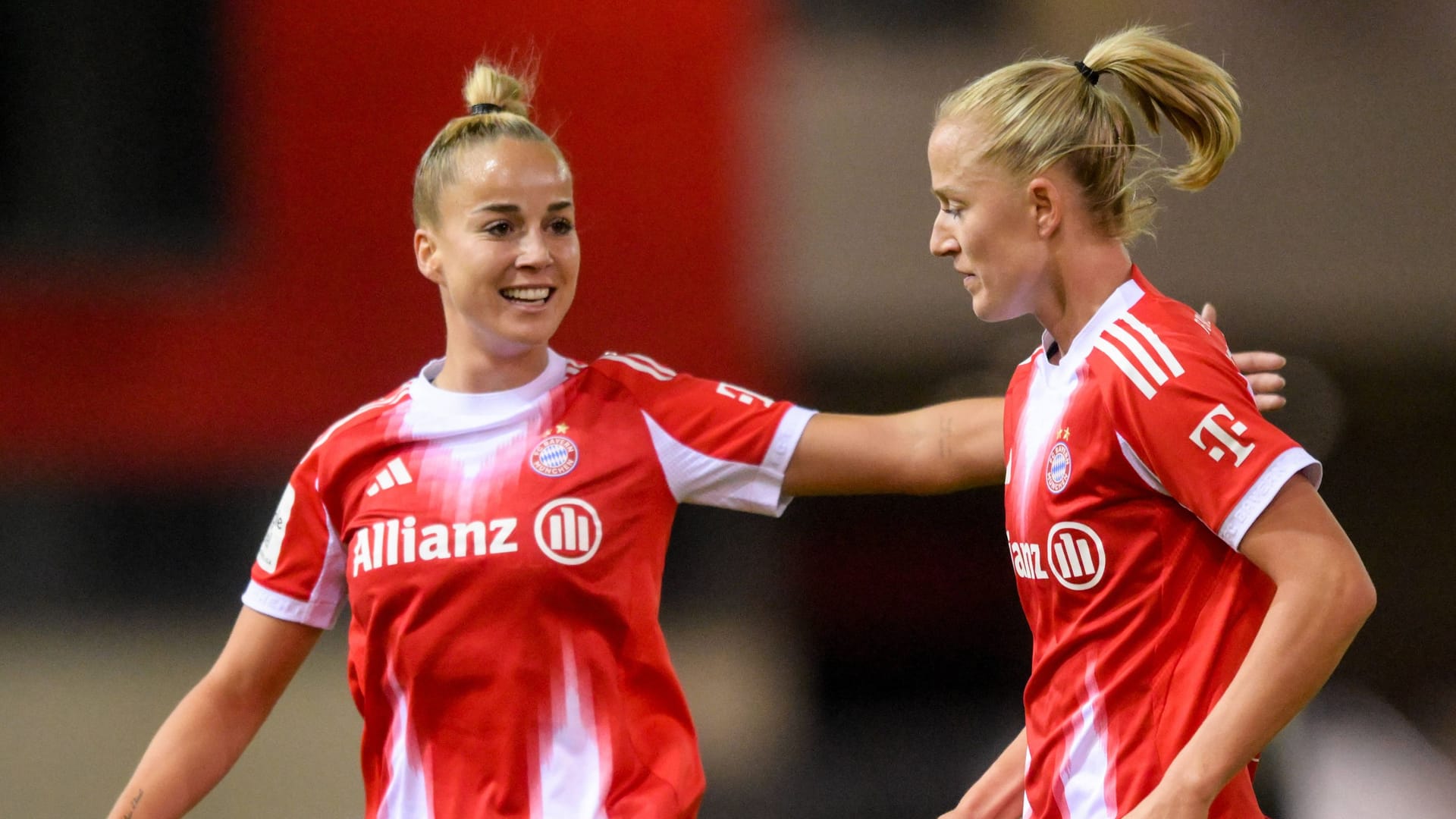 Lea Schüller (right) and Giulia Gwinn: You will meet Borussia Dortmund with FC Bayern tonight.