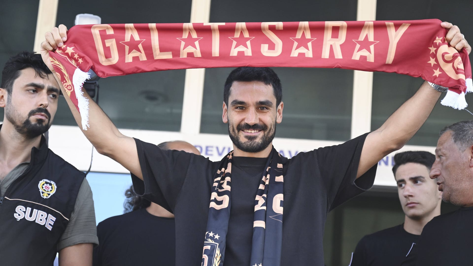 Ilkay Gündoğan is welcomed in Turkey: the ex-international becomes a teammate of Leroy Sané.