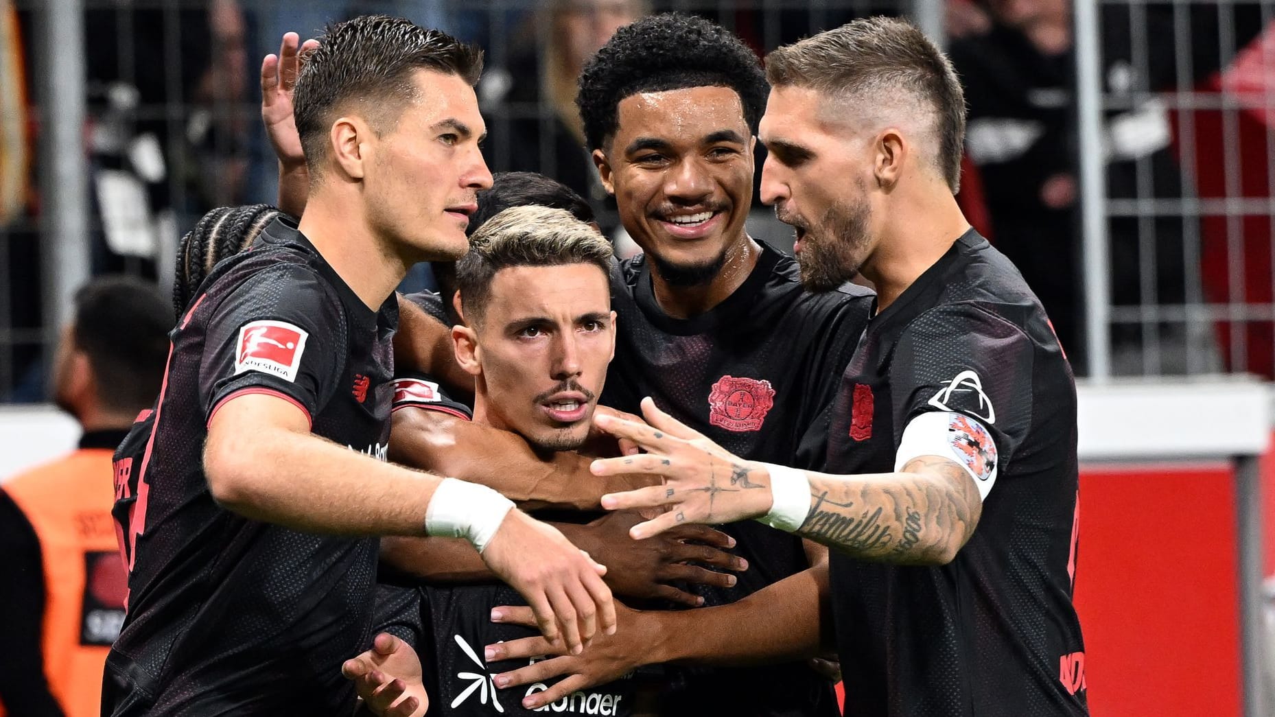 Leverkusen cheers: Álex Grimaldo shot Bayer in the lead.