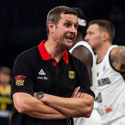 Trainer Alan Ibrahimagic provides instructions at the Basketball European Championship (Image: Imago Images/Alexander Trienitz)