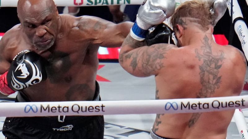 In his last fight, Tyson had a good start and then only dragged himself through the ring.