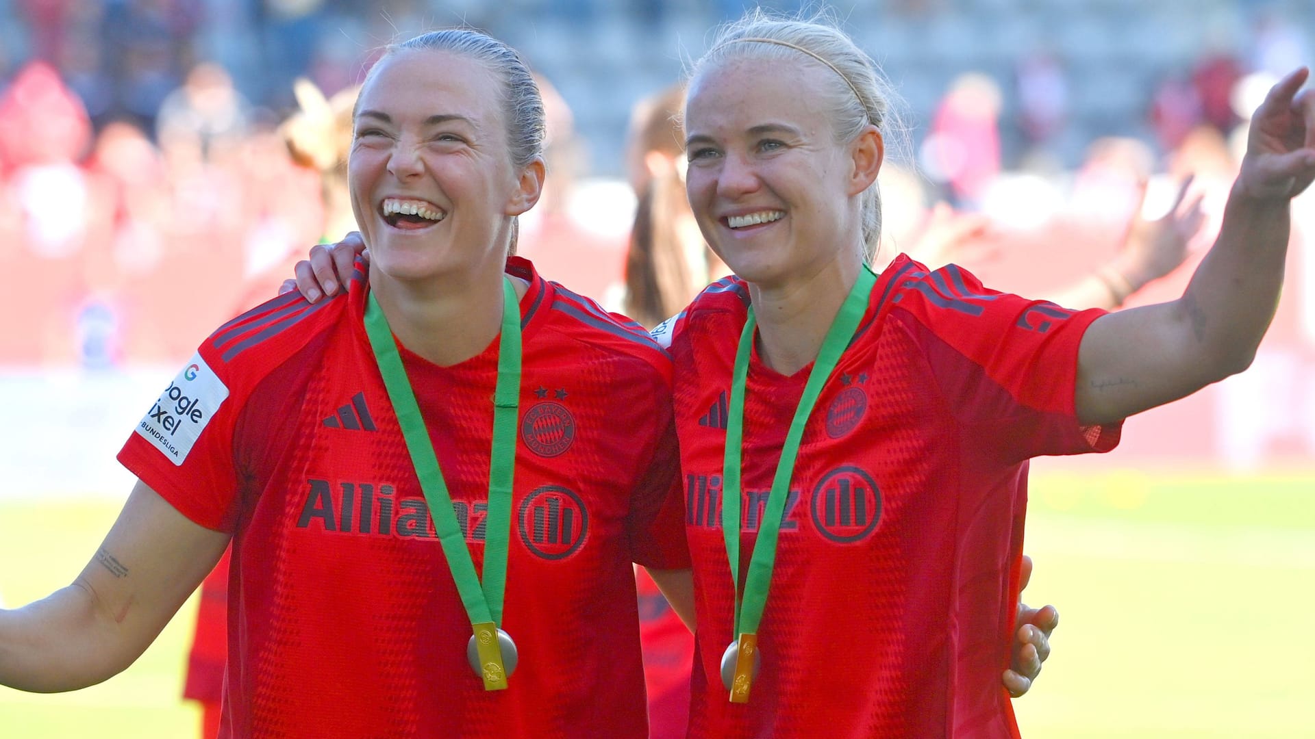 Magdalena Eriksson (left) and Pernille Harder: The Bayern players look forward to the start of the season.