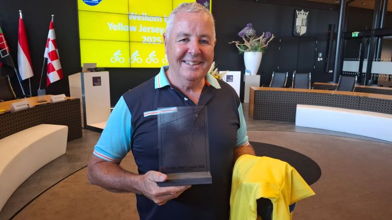 Stephen Roche participated in the Yellow Jersey Classic in Rucphen (photo: Leon Voskamp).