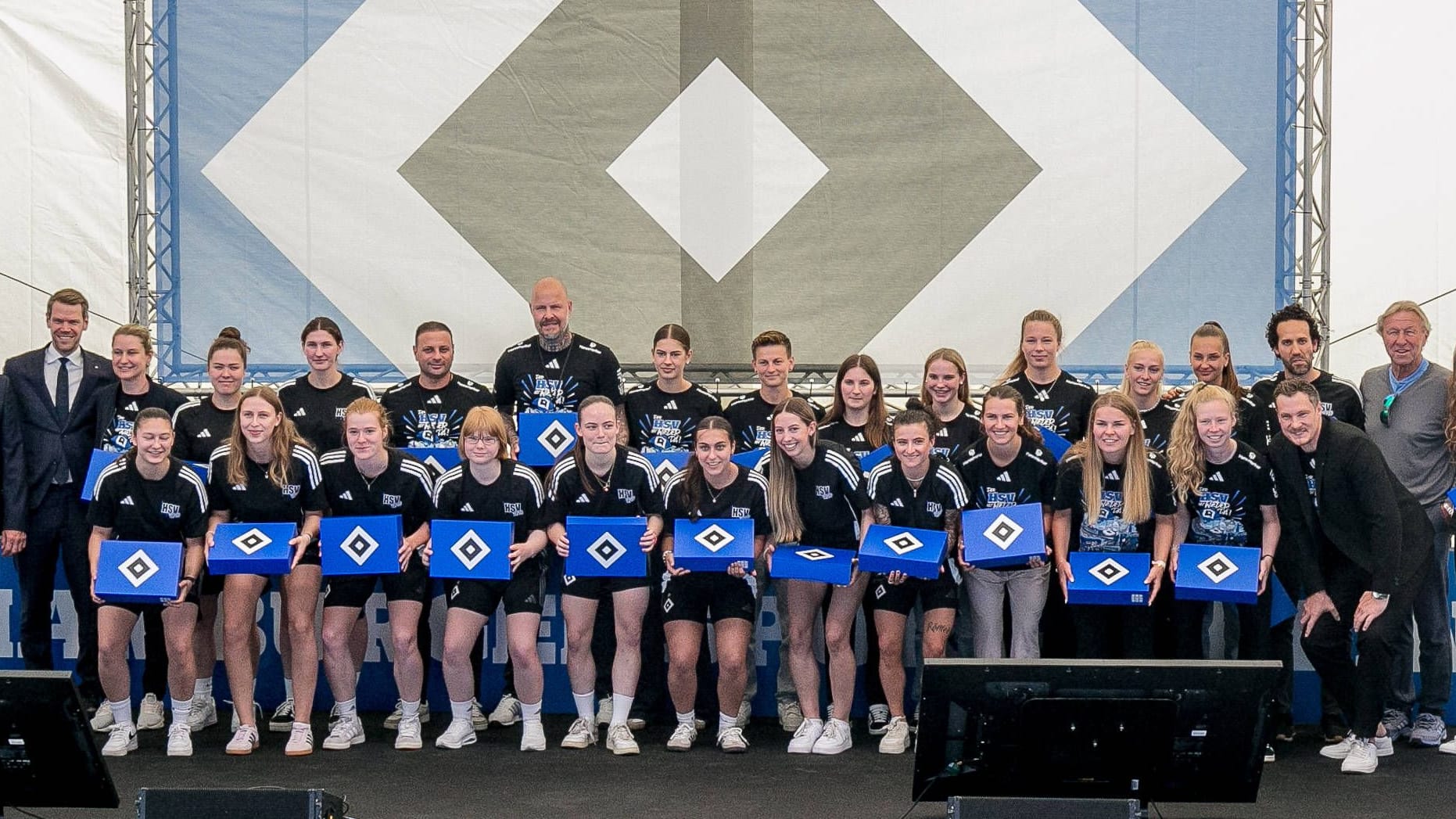 Honoring the HSV women at the Bundesliga promotion (archive photo): With the new partner, women's football in Hamburg wants to advance.