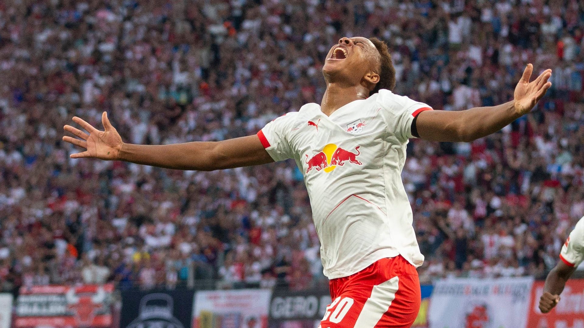 Initiated the Leipzig victory: Assan Ouédraogo celebrates his goal for 1-0.